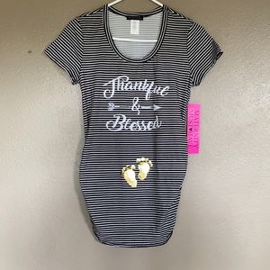 Maternity Top. 👜 3/$20